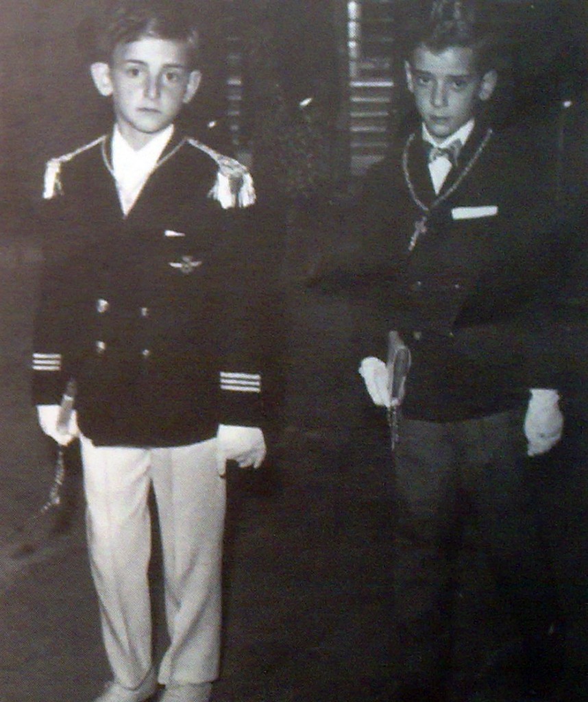 Juan Francisco y Fernando Brotons en el día de su primera comunión. Año 1967.