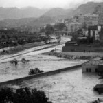 Para acabar, una espectacular imagen de la riada de 1982. Fuente: El Carrer