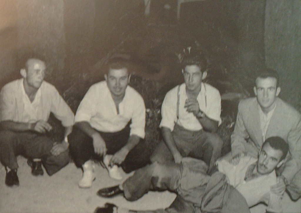 1951. En el parque de Elx. Pepito "Tallaí", Vicente, Estrosa, Ximo Villaplana i Vicente.