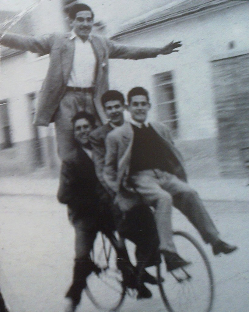 En la Explanada. Riquelme, José Francés, Ezequiel y Vicente "El Cavall"