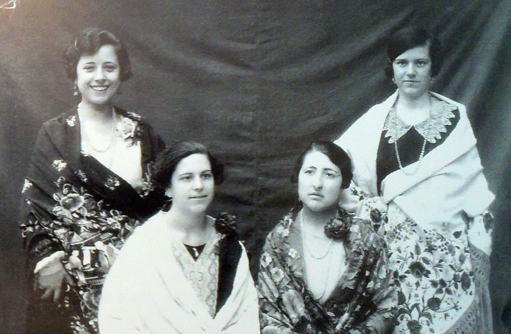 Año 1925. Manolita, María, Julia y Caridad