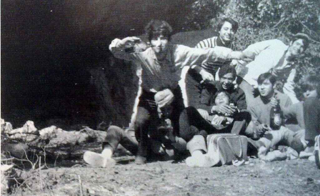 Año 1969. En el rincón de Joli, Bochero, Churrero, Blas, Chato, Domingo, El Pare, Pepín y Cayo