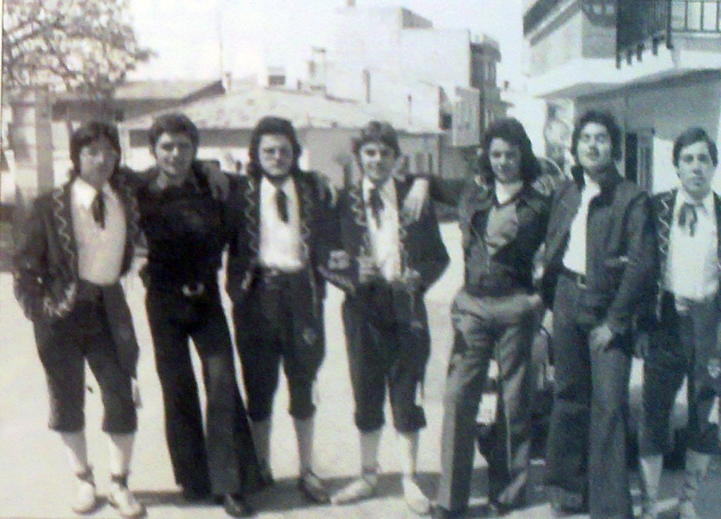 Abril de 1975. Día del pregón. En la imagen Chiu, Izquierdo, Paquela, Seba, Jose, Roge y Serve