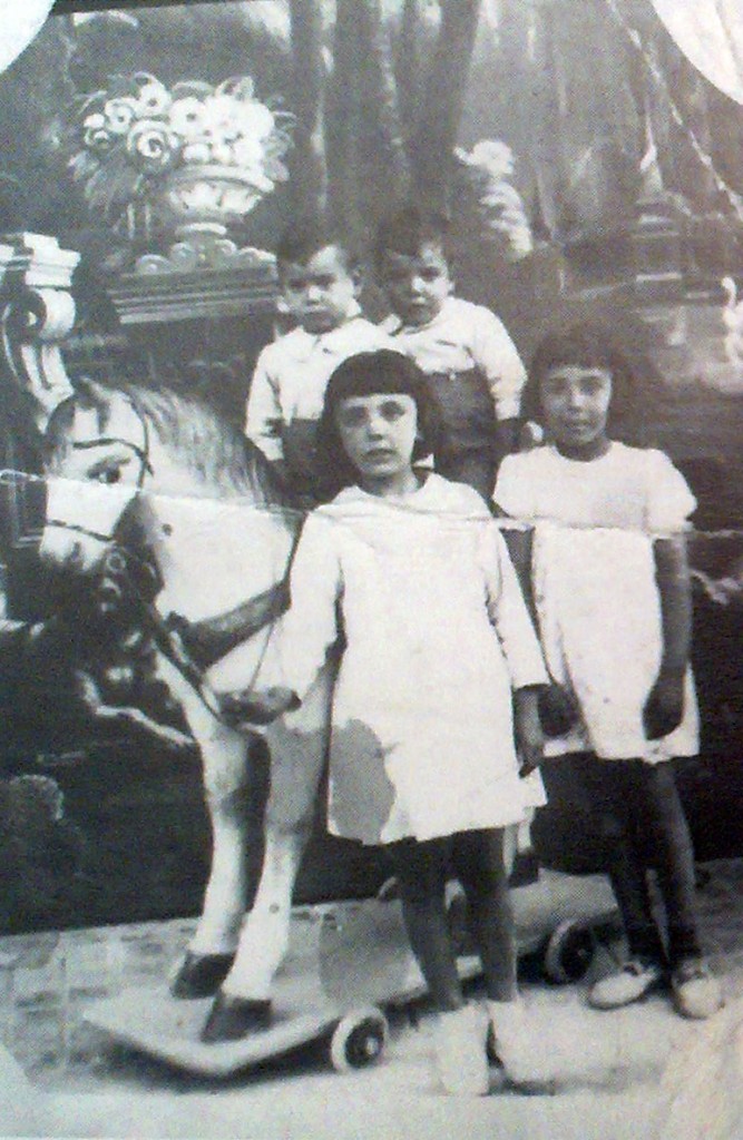 Año 1942. Ramón, Pepe el Berón, Reme y Anita. Familia Valla.