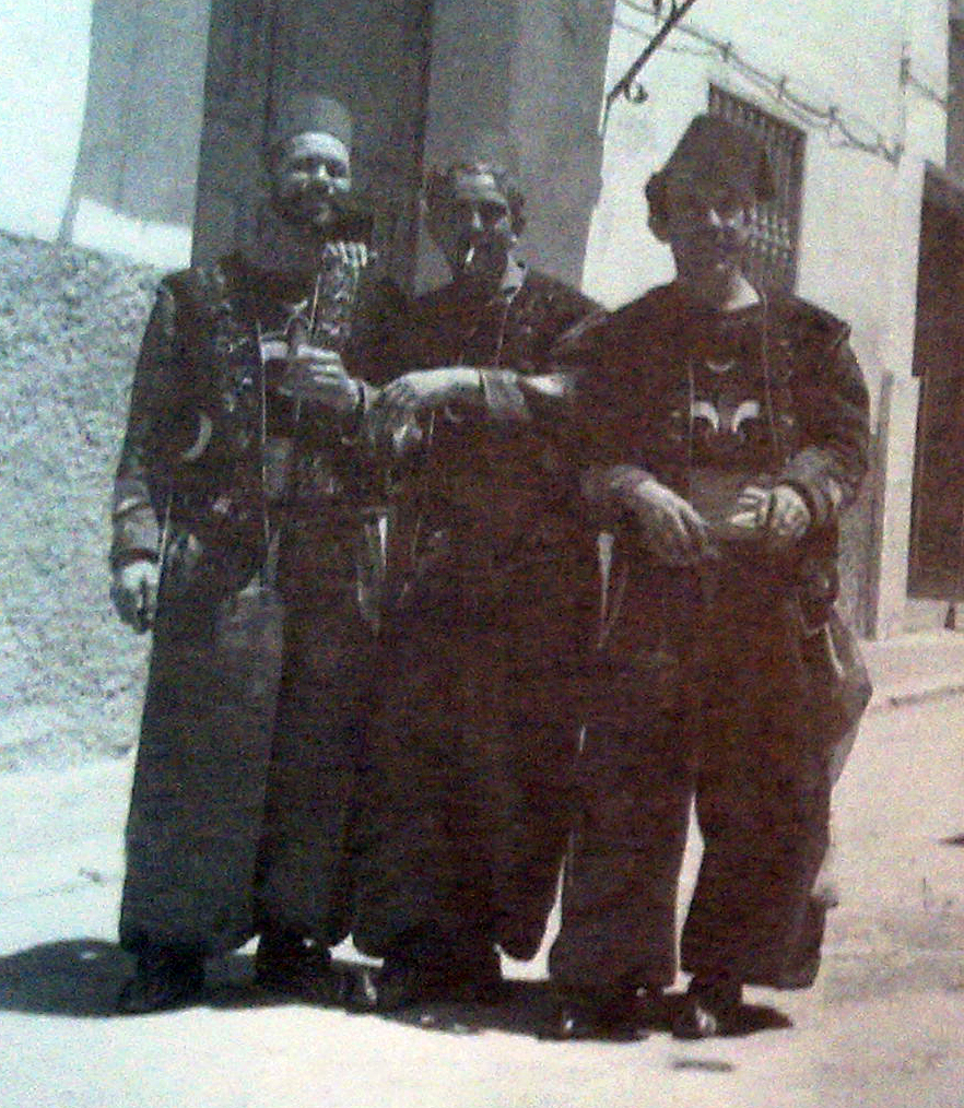 Dionisio, Manolín y Alba en las fiestas de San Bonifacio. Año 1958.