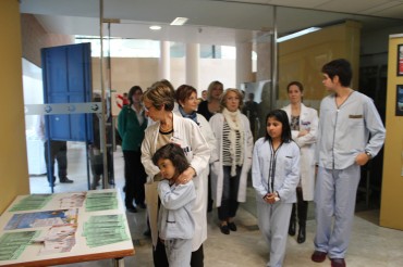 Pacientes y personal medico del hospital San Carlos
