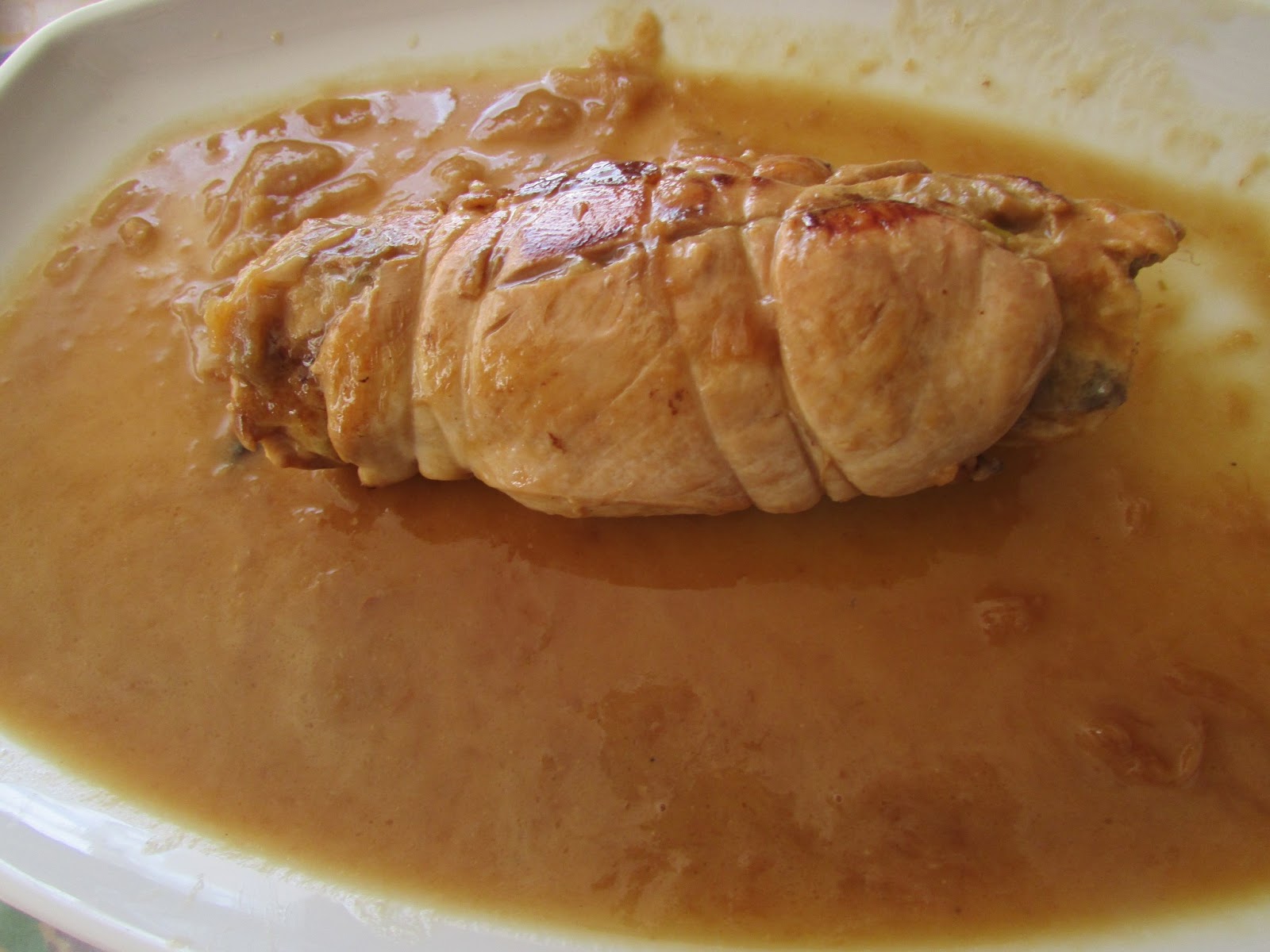 Cocina con sabor: Pechuga rellena con salsa de cebolla  -  Noticias de actualidad de Petrer y su comarca