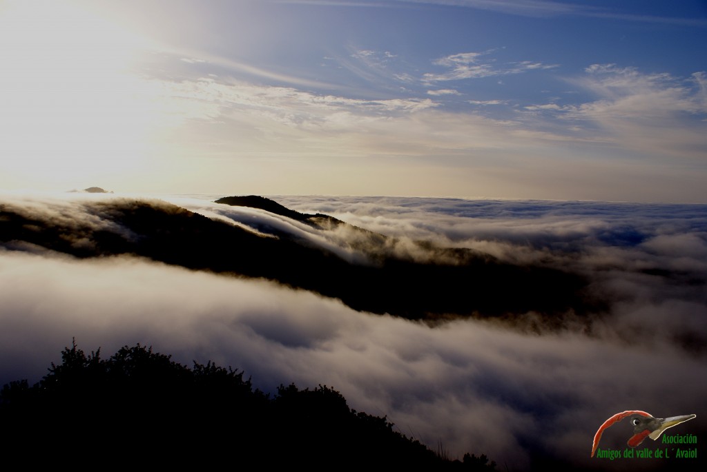 Tras el Maigmó, un mar de nubes. Fotografía de Néstor Rico Campos.