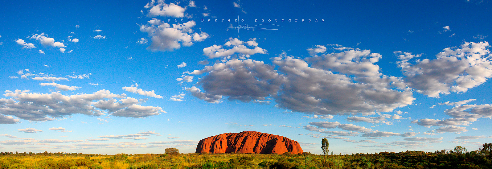 Panorámica del Uluru, Northen Territory (Australia).