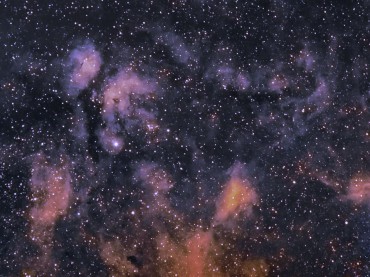 Nebulosa Mariposa, situada en la constelacion del Cisne.Fotografía de Juan Payá y José Miguel Sánchez.
