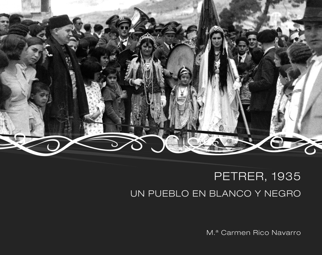  “Petrer, 1935. Un pueblo en blanco y negro”, es otra de las obras destacadas en la trayectoria profesional de la cronista.